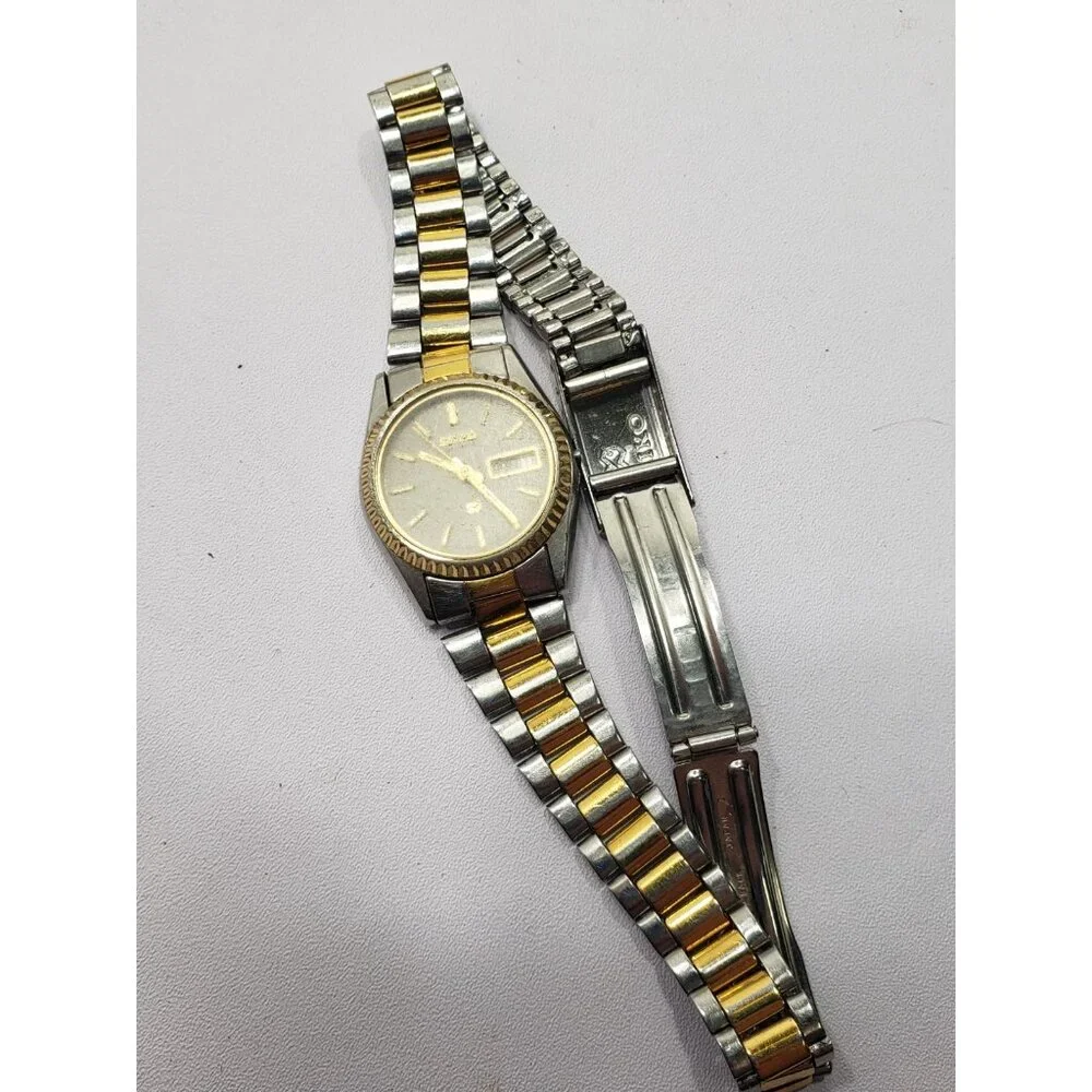 Seiko SQ Ladies Watch 3E23-0A60 Two Tone Quartz Day Date Untested 941556